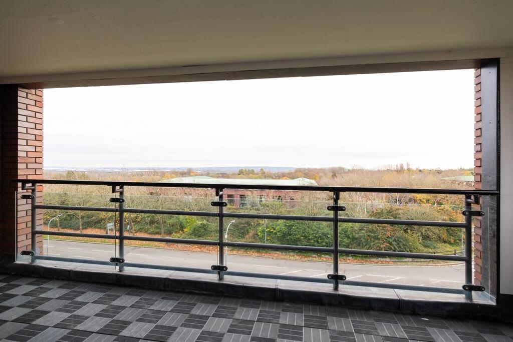 Luxury 2 Bed, Central, Free Parking, Smart Tv By Valore Services Apartment Milton Keynes