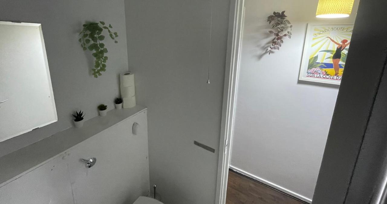 Cosy Mk Sky Tv Netflix And Free Parking Apartment Milton Keynes