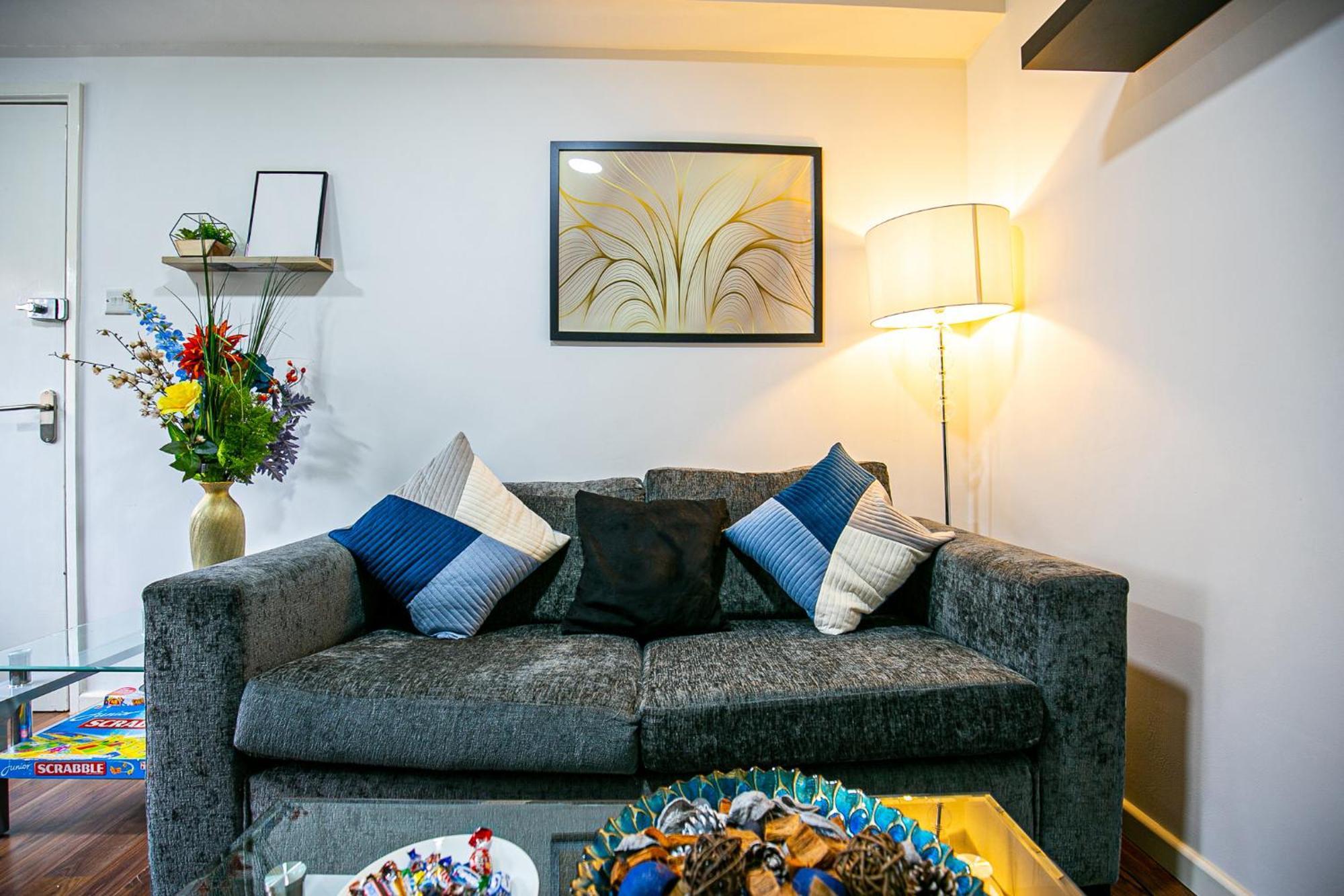 Holiday home Oldbrook House, Mk Center, Large Groups.