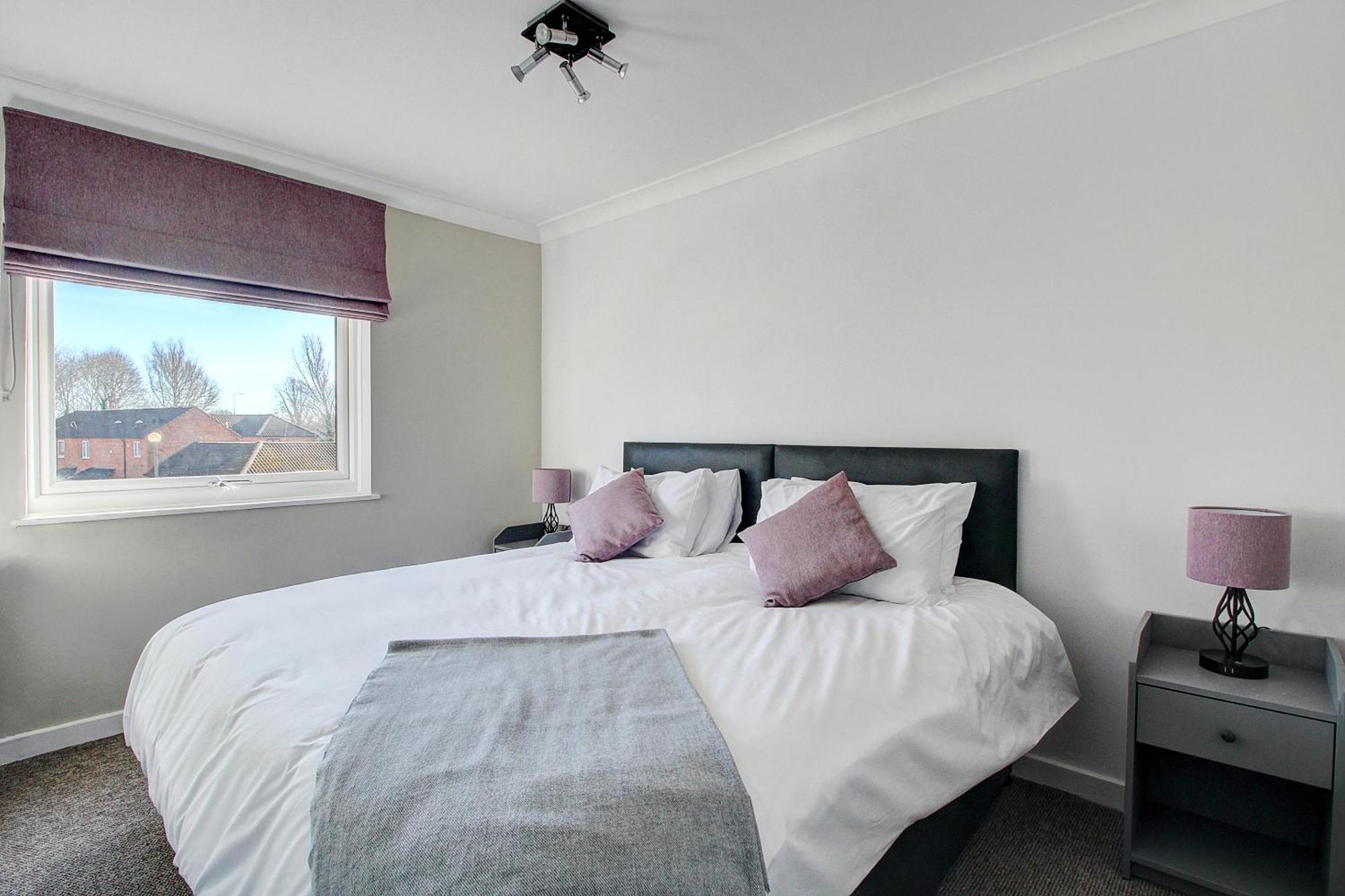 Apartment 2 Minutes From Mk By Car- 2 Bed - 2 Free Parking Spaces- Hosted By Stayinmk *