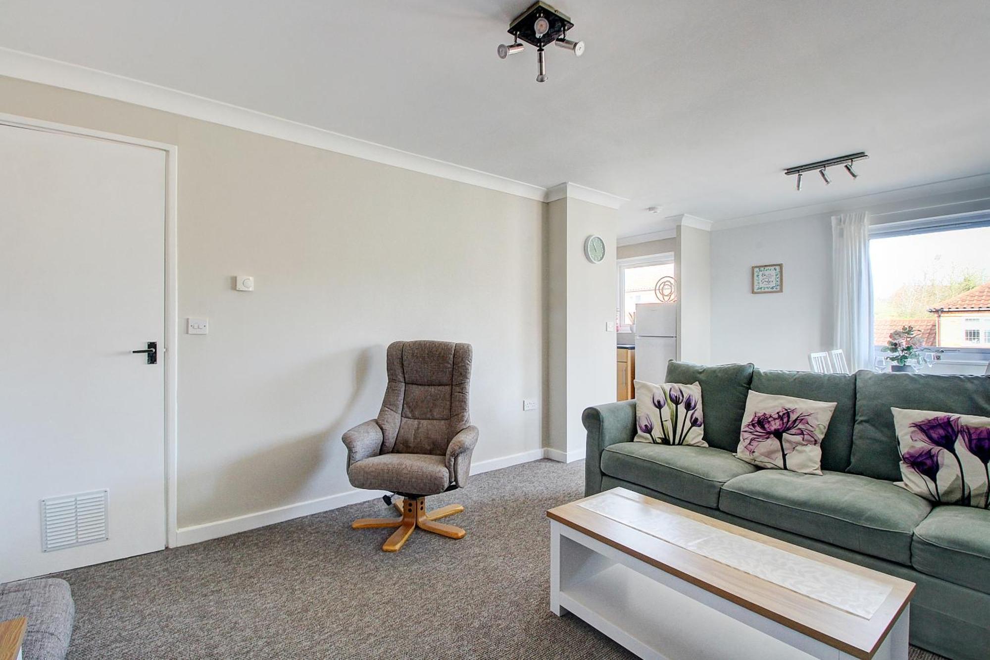 2 Minutes From Mk By Car- 2 Bed - 2 Free Parking Spaces- Hosted By Stayinmk *