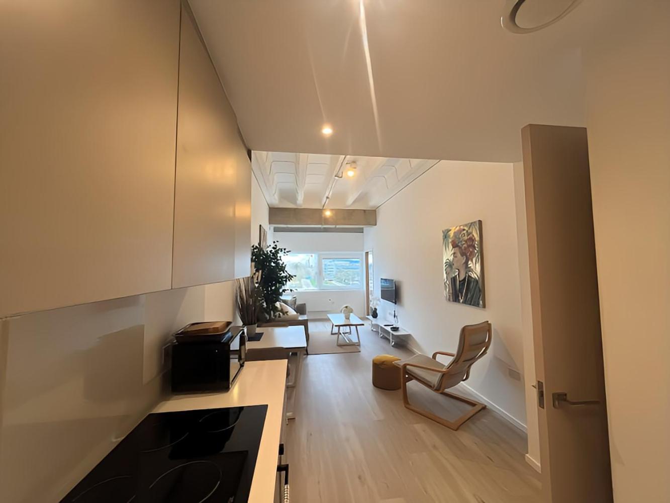 Apartment 1br Luxury Flat At Train Station - Long Welcome - Just Ask