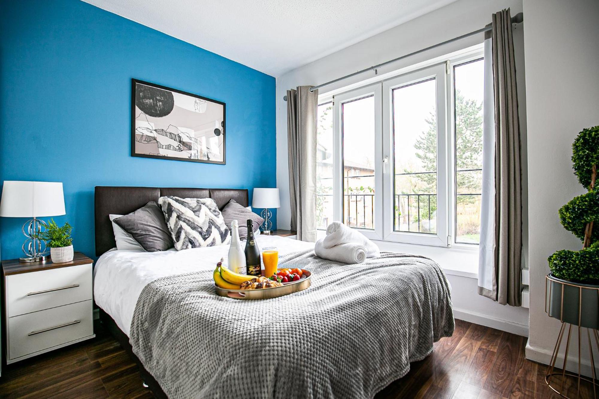 Holiday home Oldbrook House, Mk Center, Large Groups. Milton Keynes