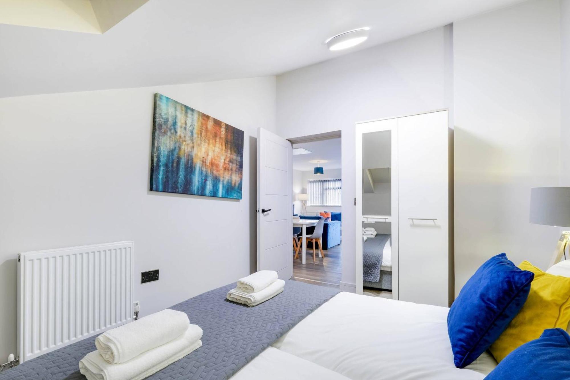 Infra Mews: Versatile For Extended *