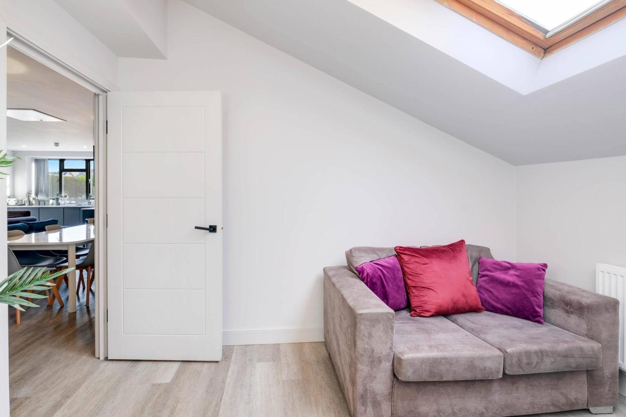 Infra Mews: Versatile For Extended Apartment *