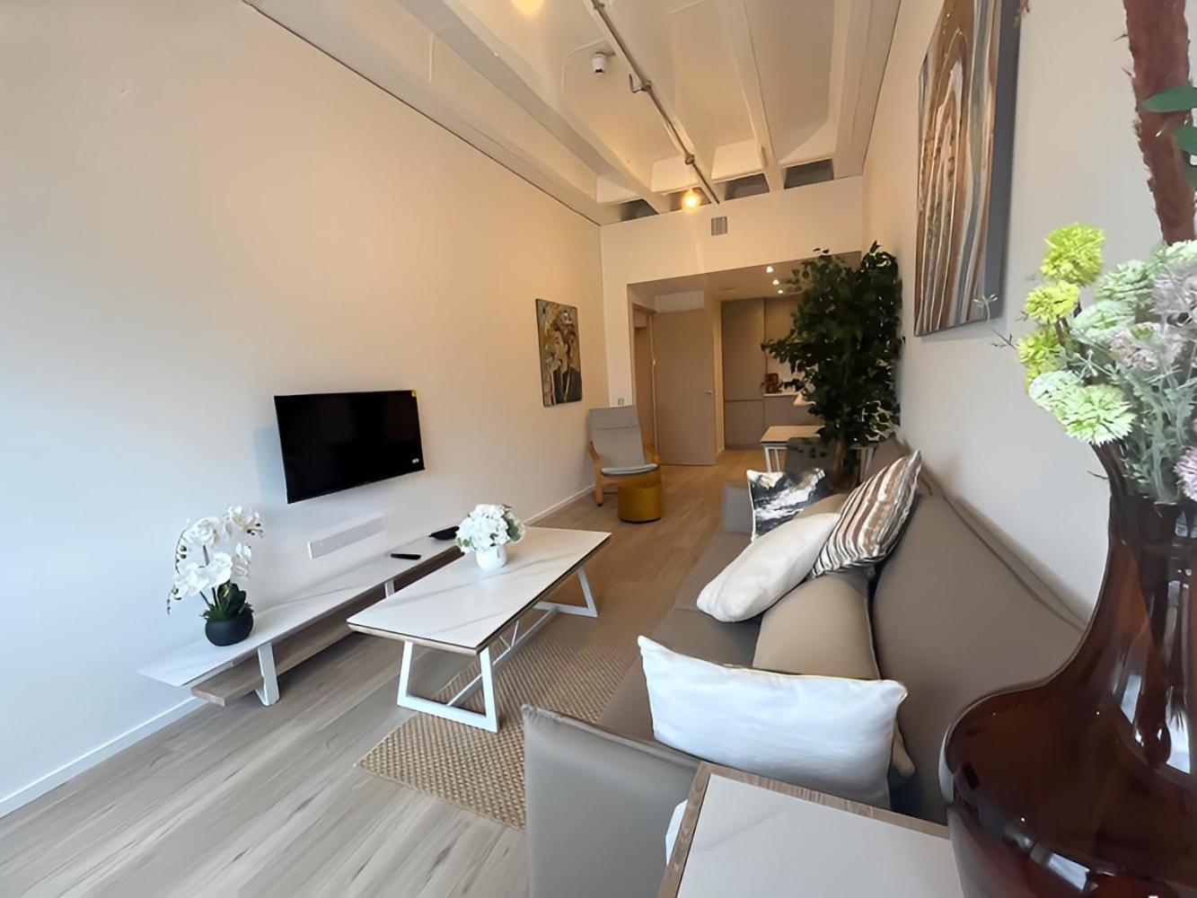 1br Luxury Flat At Train Station - Long Welcome - Just Ask Apartment