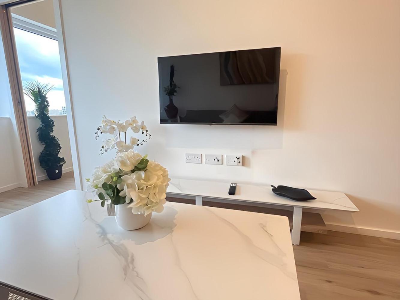 Apartment 1br Luxury Flat At Train Station - Long Welcome - Just Ask *