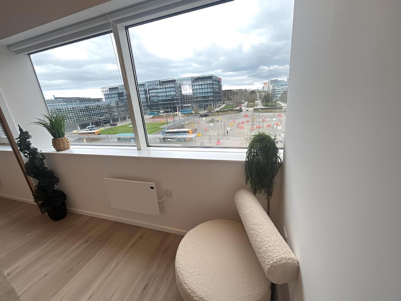 1br Luxury Flat At Train Station - Long Welcome - Just Ask Apartment Milton Keynes