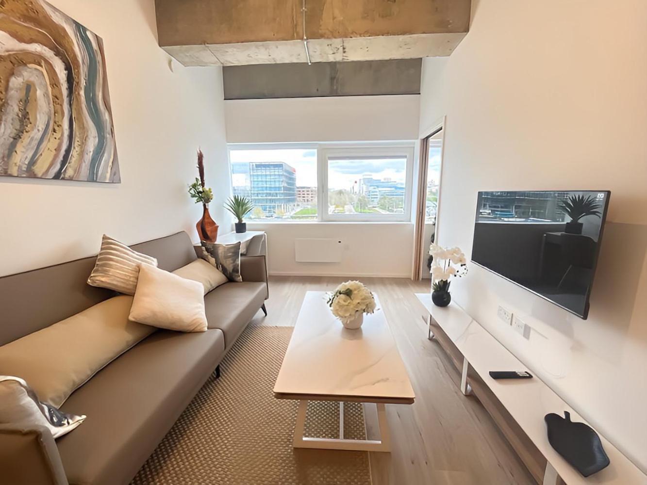 1br Luxury Flat At Train Station - Long Welcome - Just Ask *