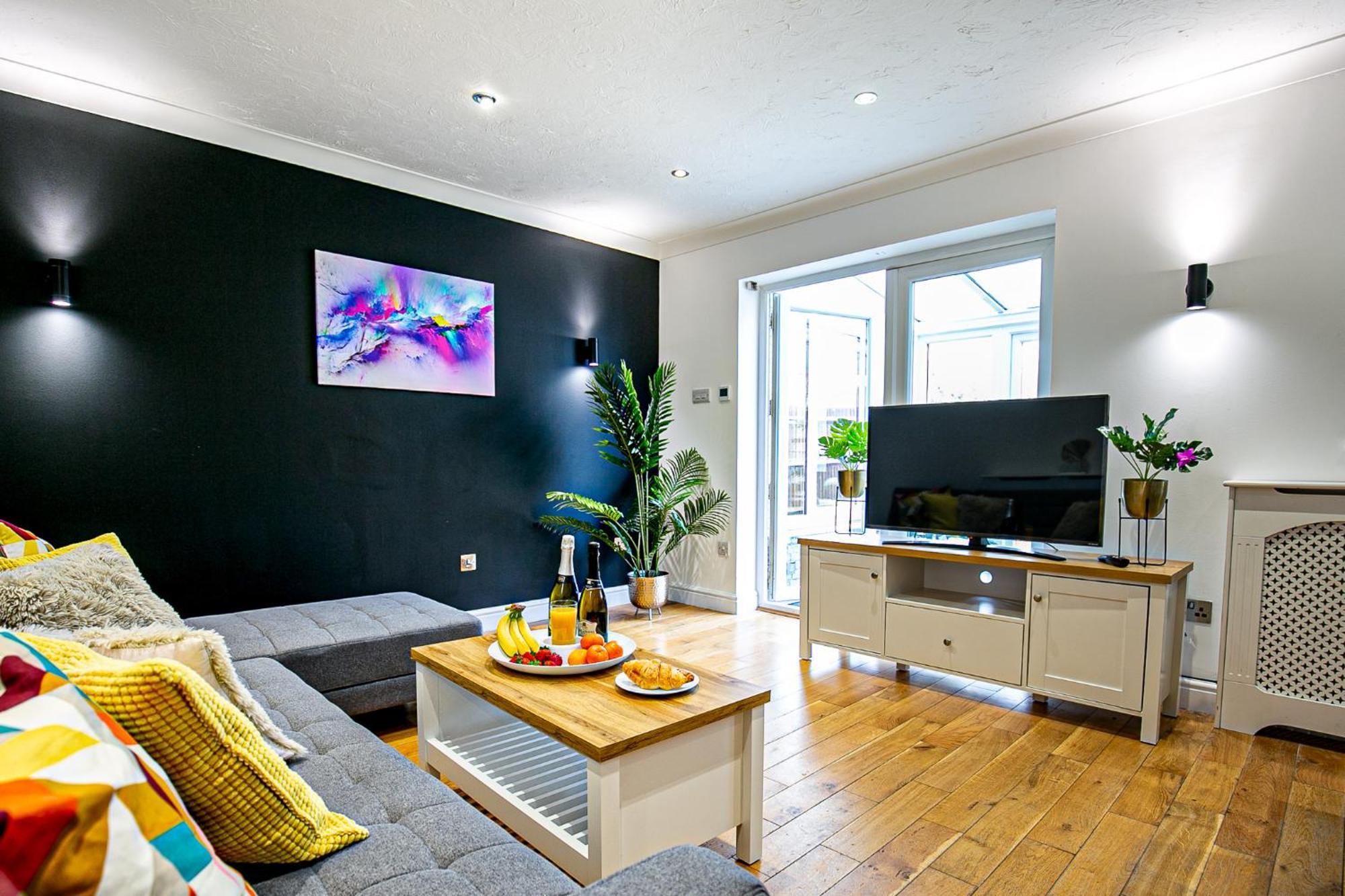 For Families And Contractors With Private Parking * Milton Keynes