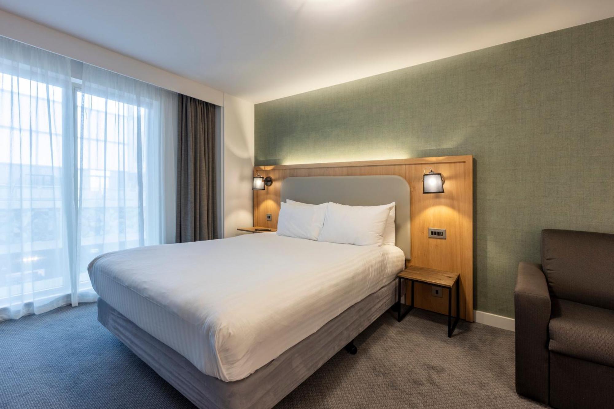 By Ihg 4* Milton Keynes