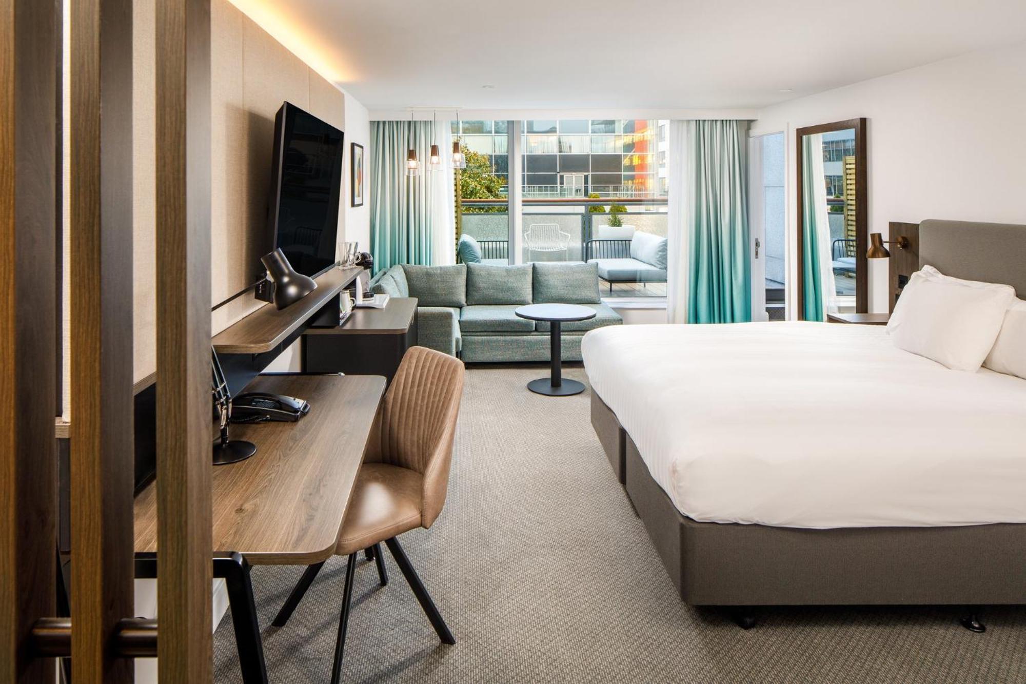 By Ihg Milton Keynes
