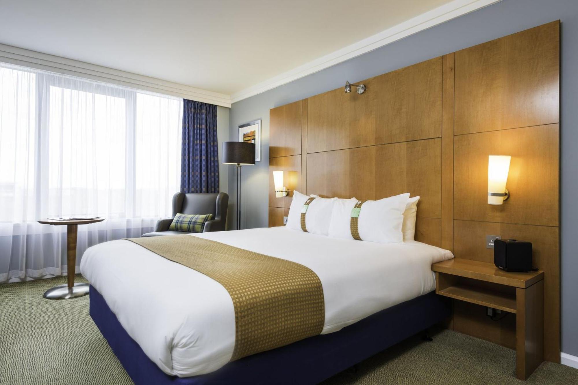 By Ihg