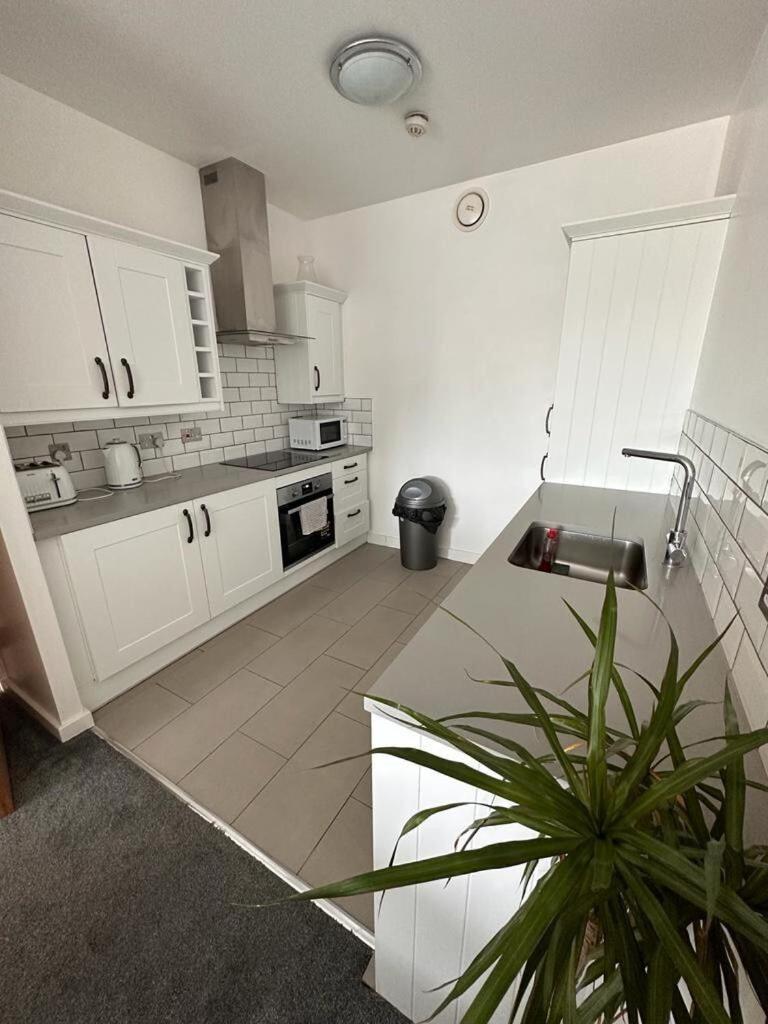 Apartment Recently Refurbished Mk Free Parking *