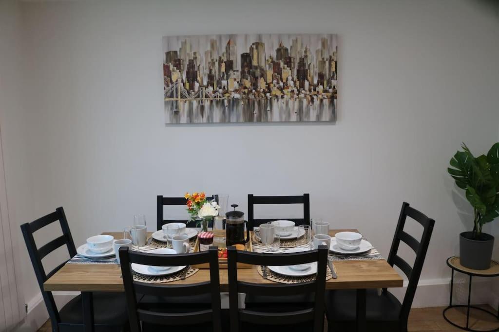 Elegant In Stylish House Hospedagem domiciliar