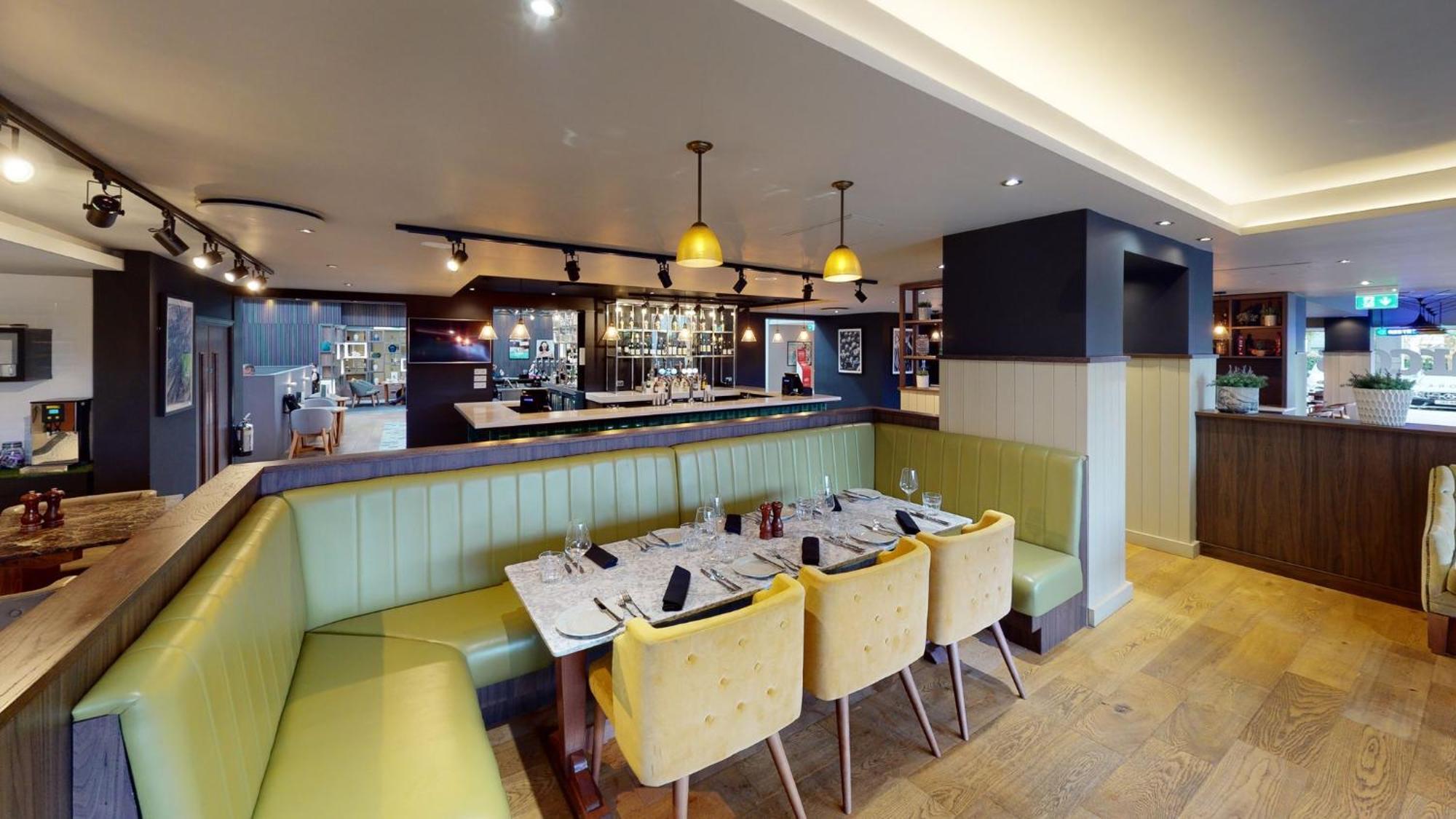 By Ihg Milton Keynes