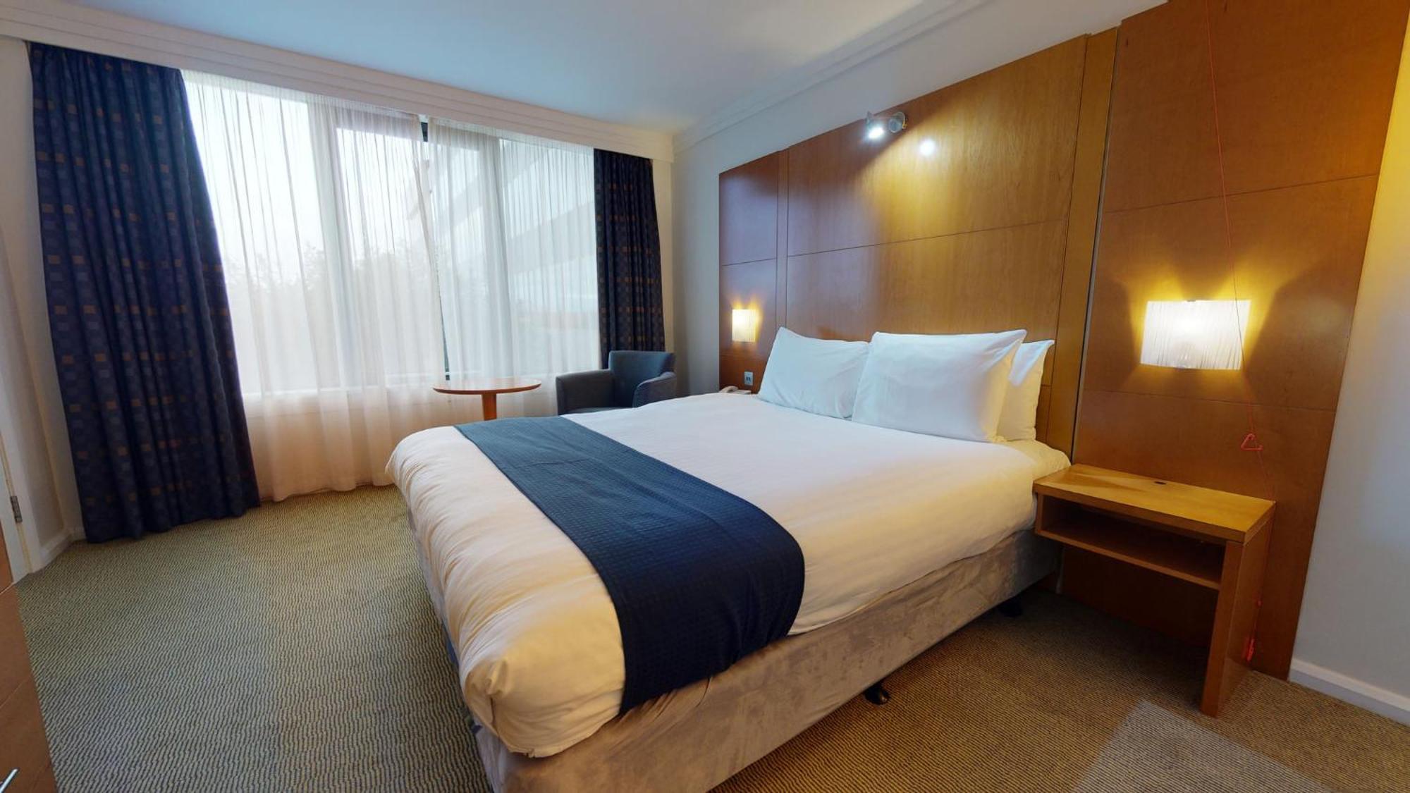By Ihg
