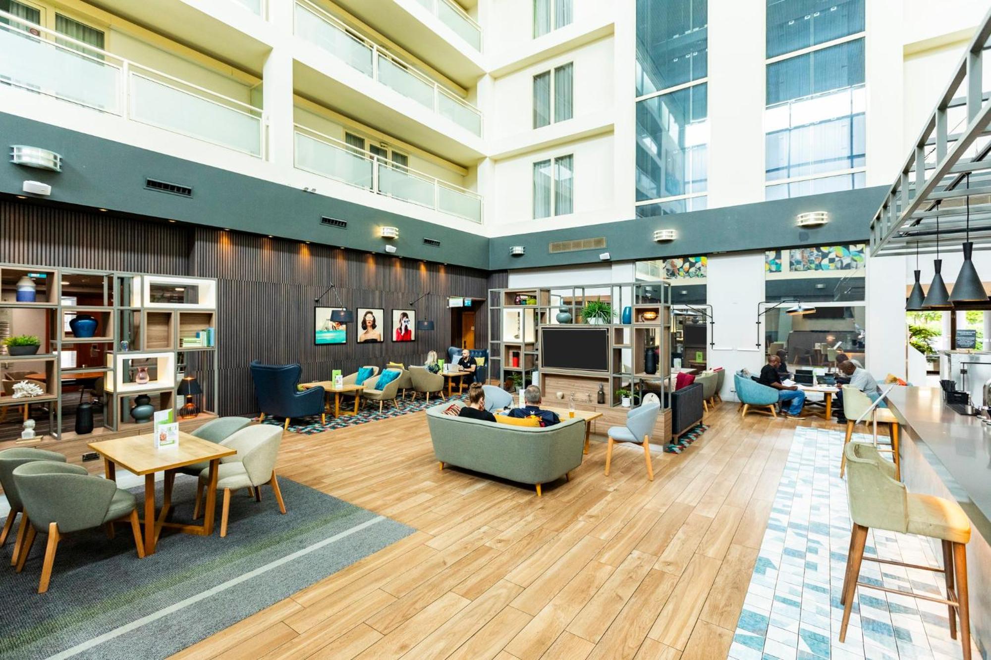 By Ihg Milton Keynes