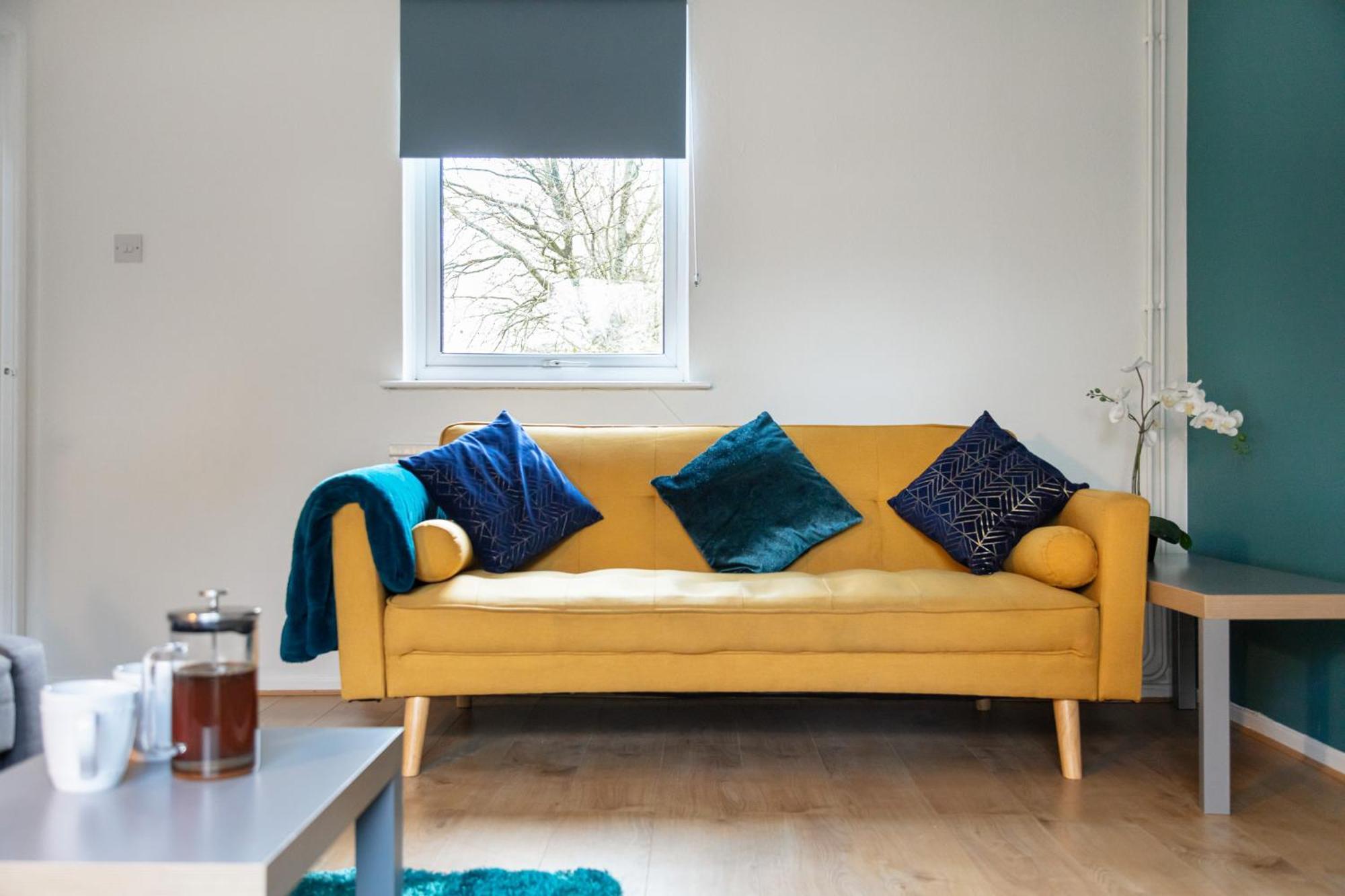 Contractors, Mk, Free Off Street Parking, Close To Amenities, Managed By Chique Ltd Holiday home