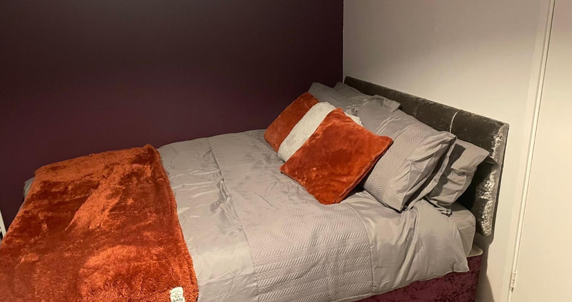 Cosy Mk Sky Tv Netflix And Free Parking