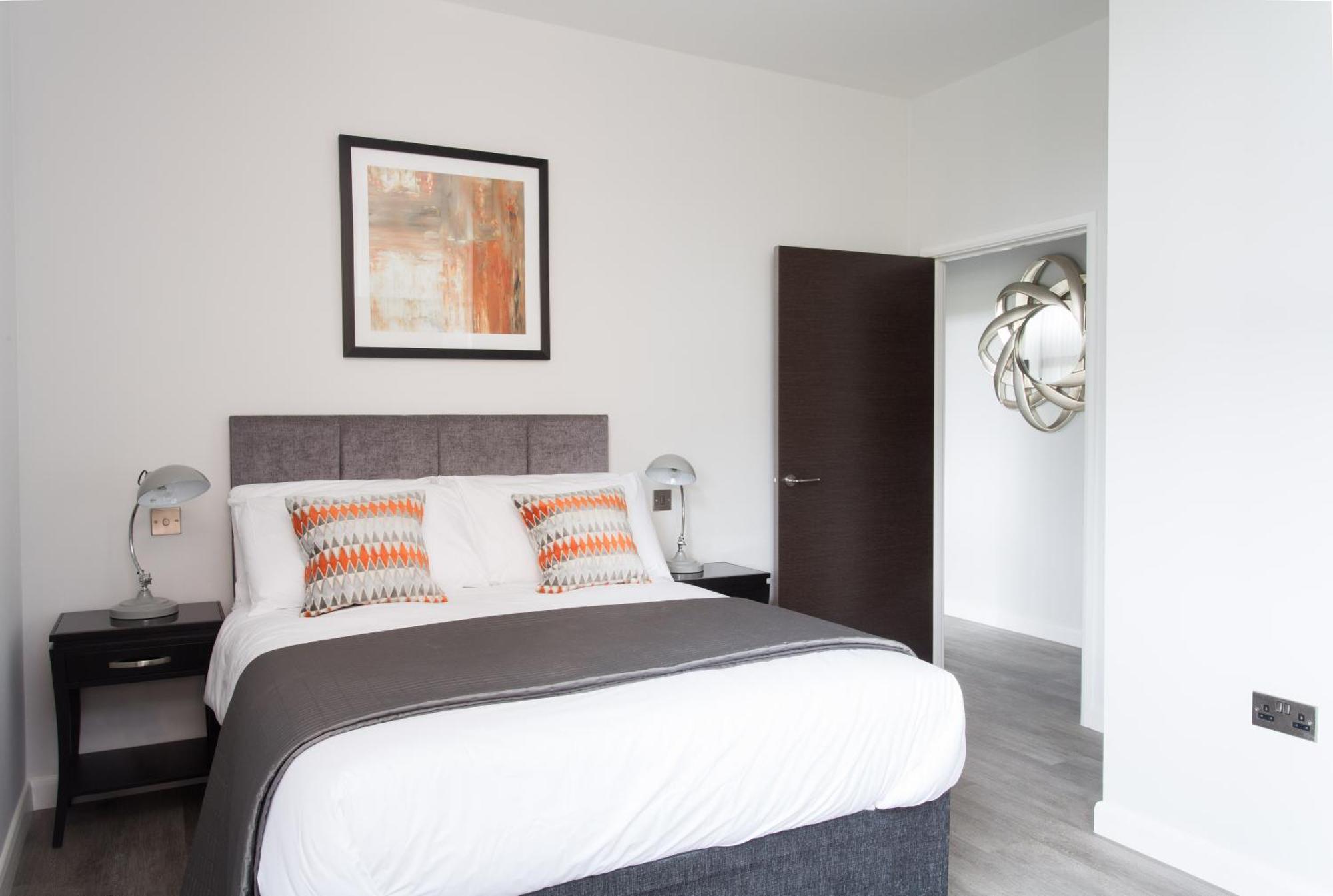 Cotels At 7zero1: Modern With Broadband & Parking Apartment