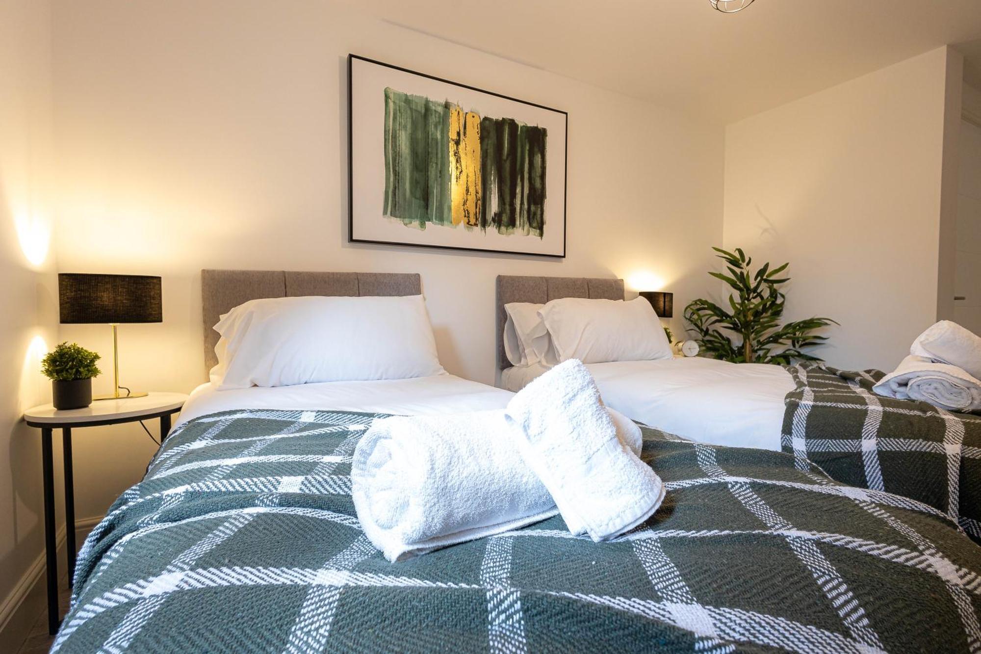 Hornbeam Court - Apartment Milton Keynes