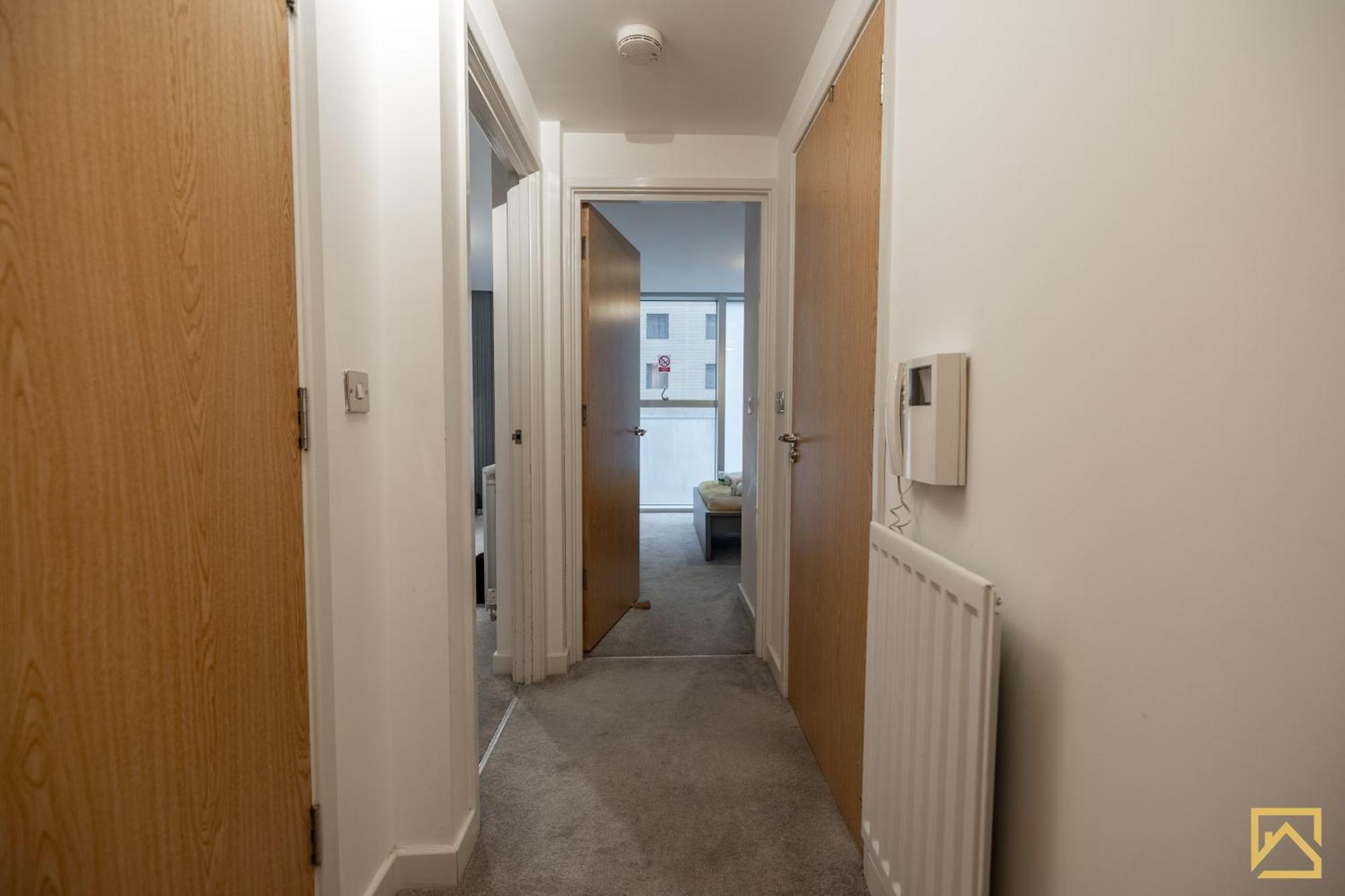Modern 1 Bed In Mk, Free Parking, Smart Tv, Manhattan House By Valore Services Apartment Milton Keynes