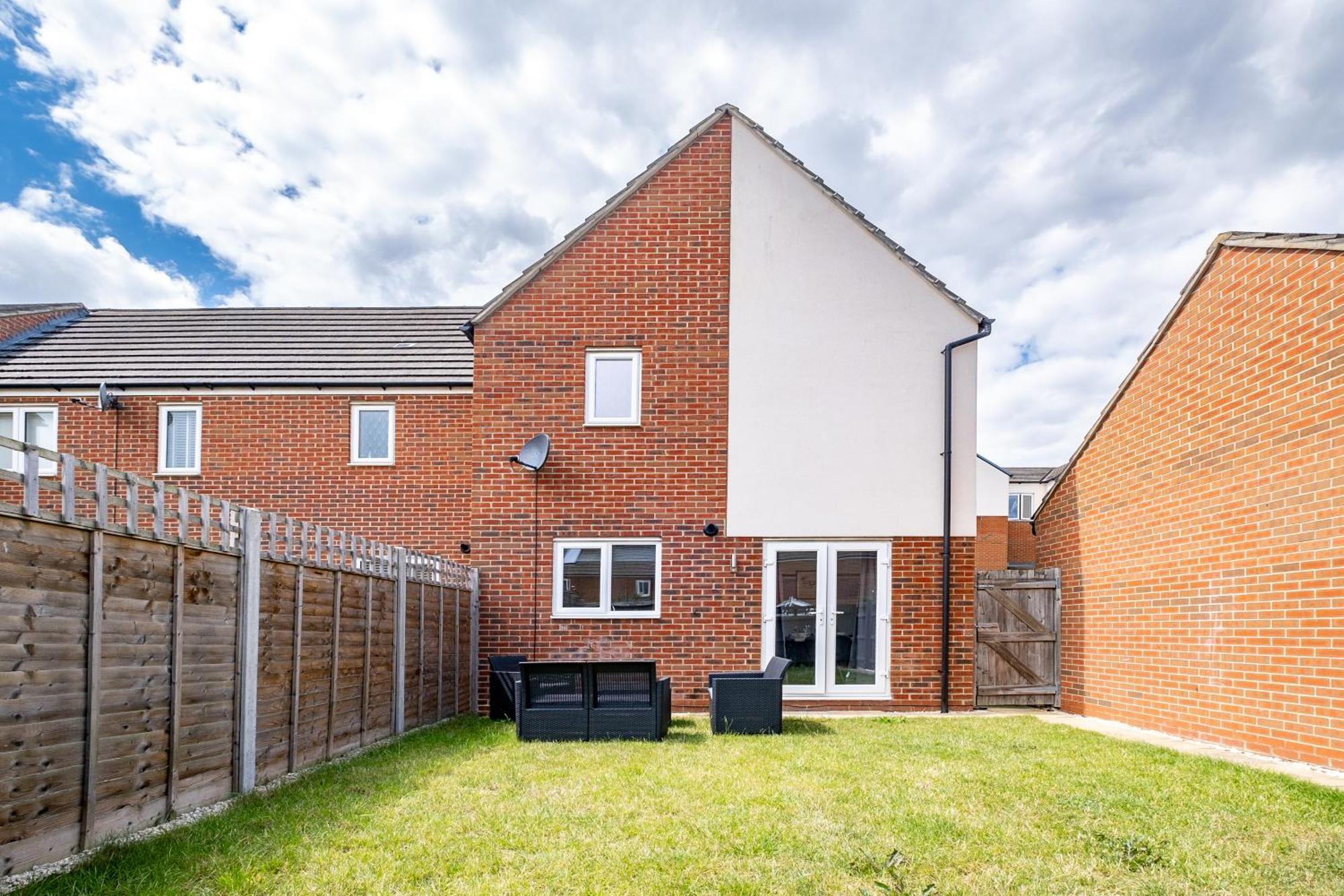 Holiday home Contractors Retreat 3 Bed House, Sleeps Up To 7, Free Parking Milton Keynes