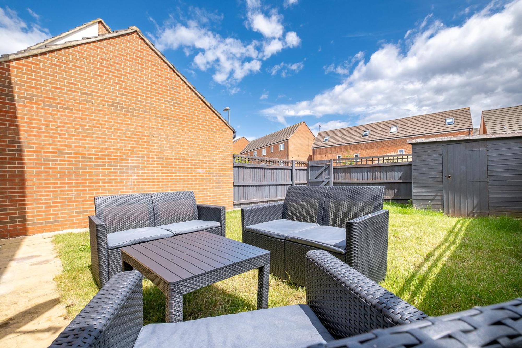 Contractors Retreat 3 Bed House, Sleeps Up To 7, Free Parking Holiday home