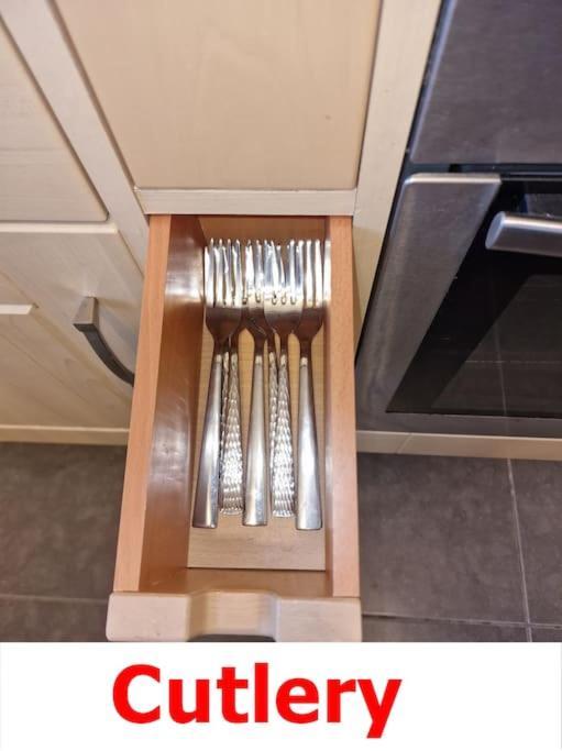 Nightrest Homes 6 Bedroom House- Smart Tv In Each - Parking - Wifi -milton Keynes * Milton Keynes
