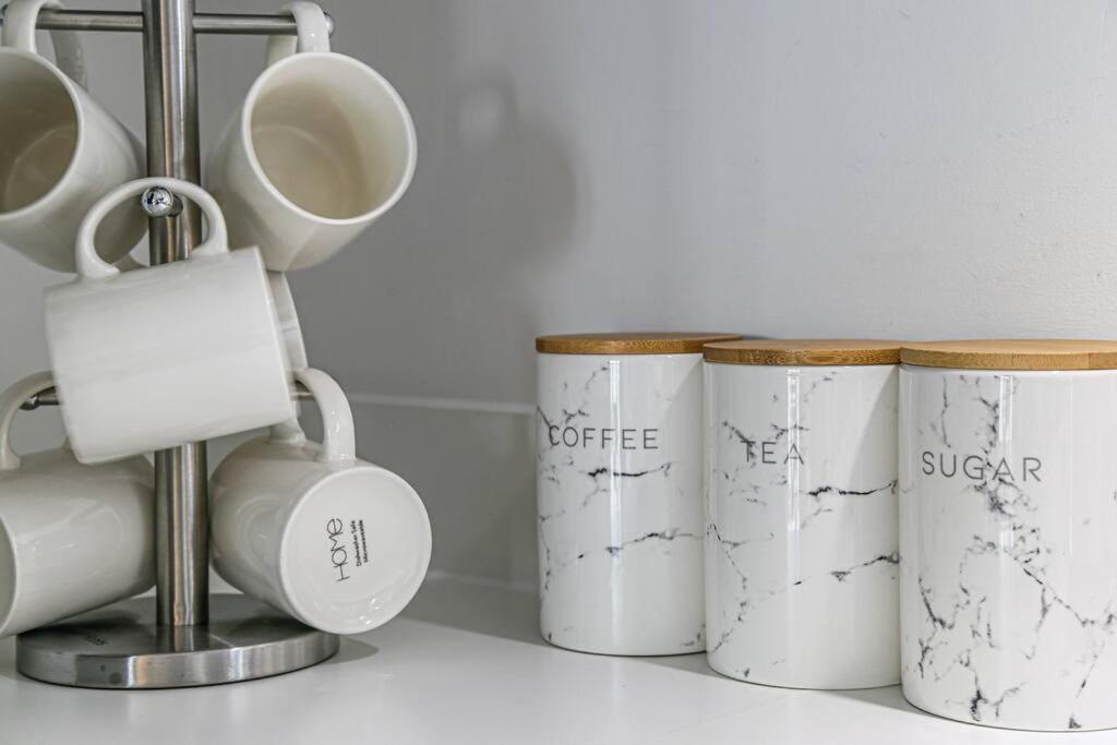 Stylish With Self-check-in, Juliet Balcony, Fast Wifi, Smart Tvs And Free Parking By Yoko * Milton Keynes
