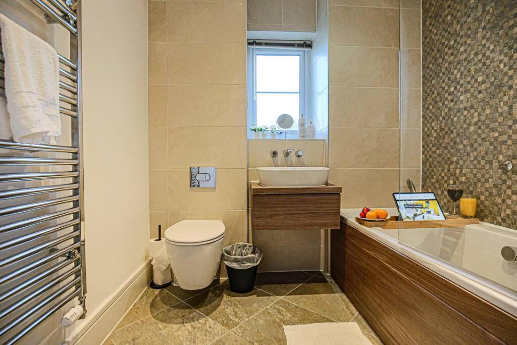 Stylish With Self-check-in, Juliet Balcony, Fast Wifi, Smart Tvs And Free Parking By Yoko * Milton Keynes