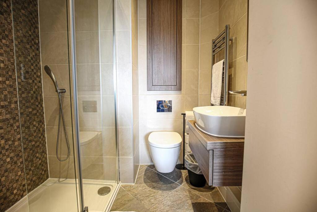 Stylish With Self-check-in, Juliet Balcony, Fast Wifi, Smart Tvs And Free Parking By Yoko Apartment