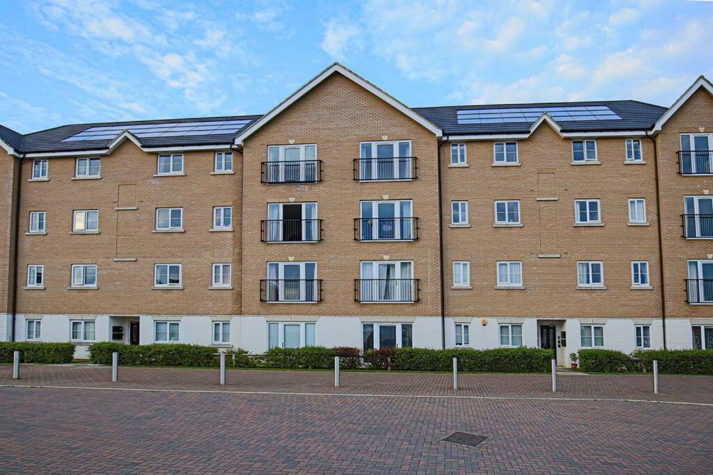 Stylish With Self-check-in, Juliet Balcony, Fast Wifi, Smart Tvs And Free Parking By Yoko Apartment Milton Keynes