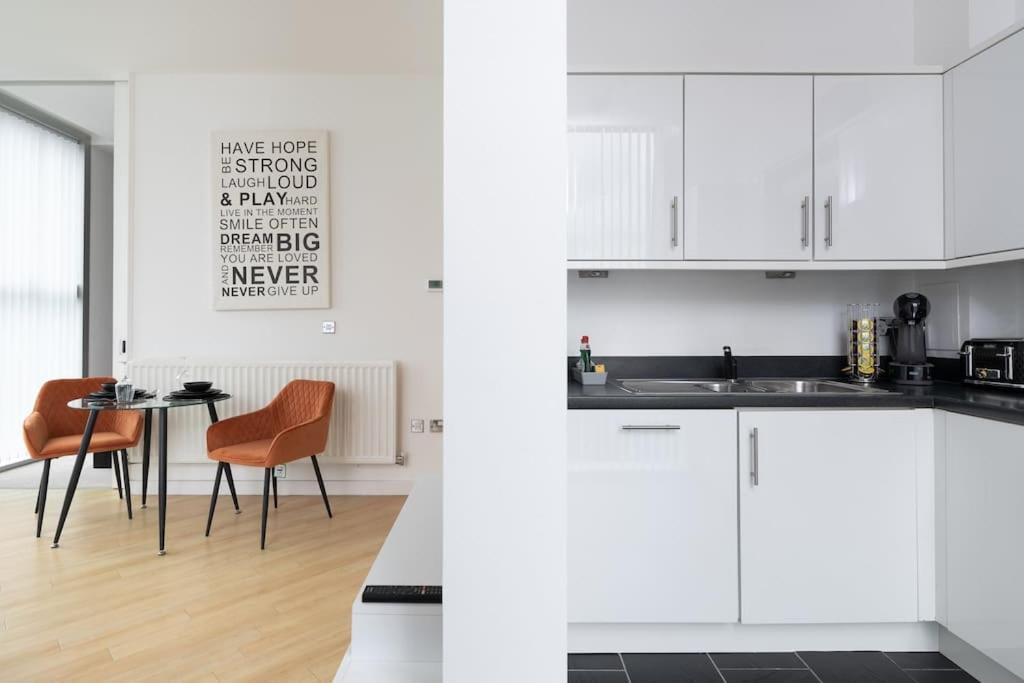 Apartment Mk 1 Bed With Parking *