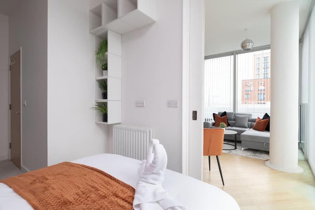 Apartment Mk 1 Bed With Parking Milton Keynes