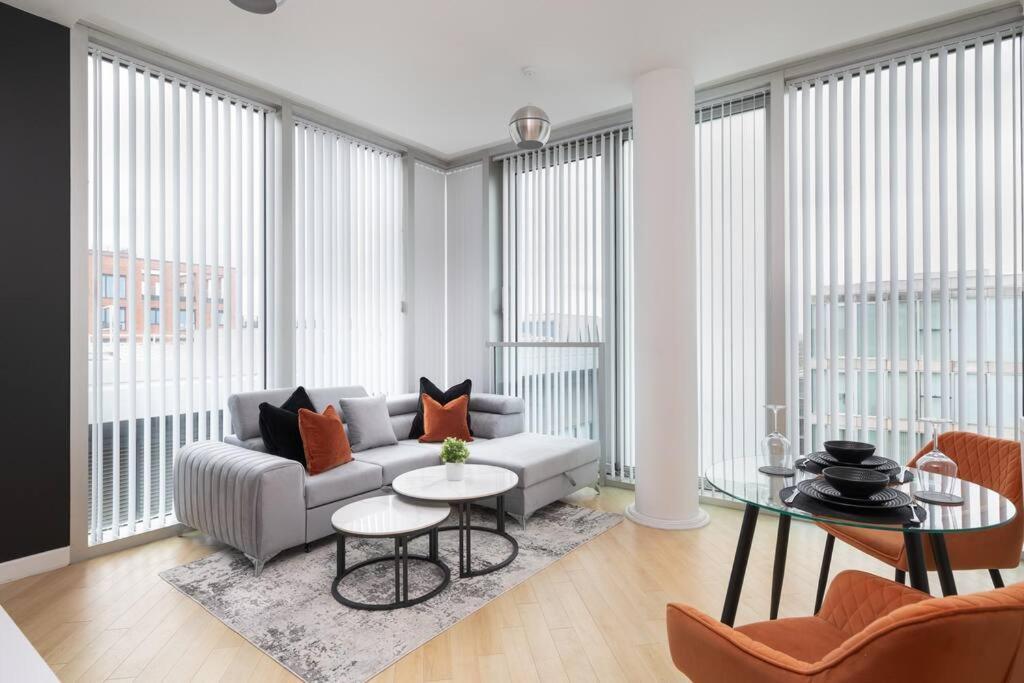 Mk 1 Bed With Parking Apartment