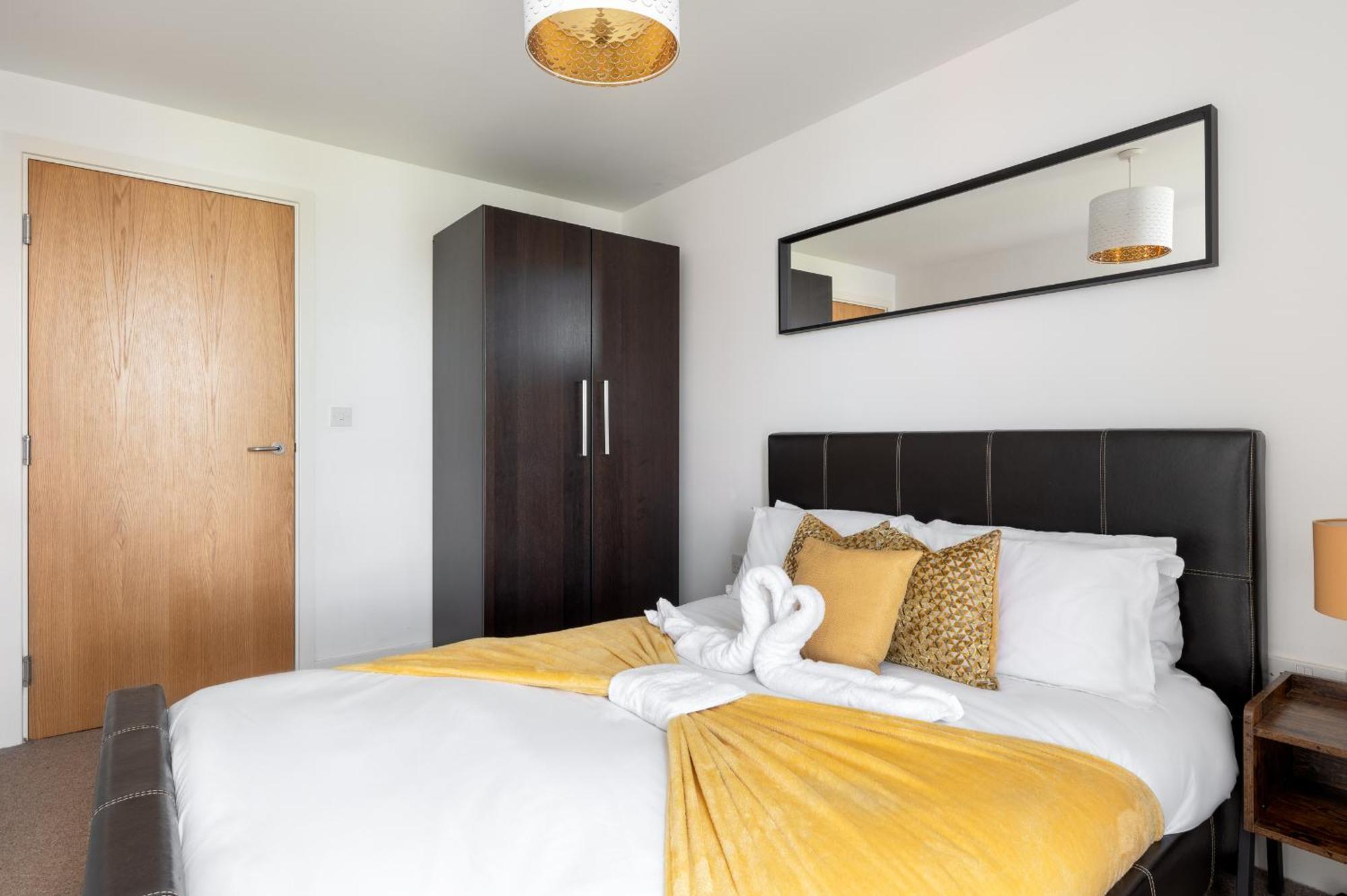 Modern 2 Bed In Mk, Free Parking, Smart Tv