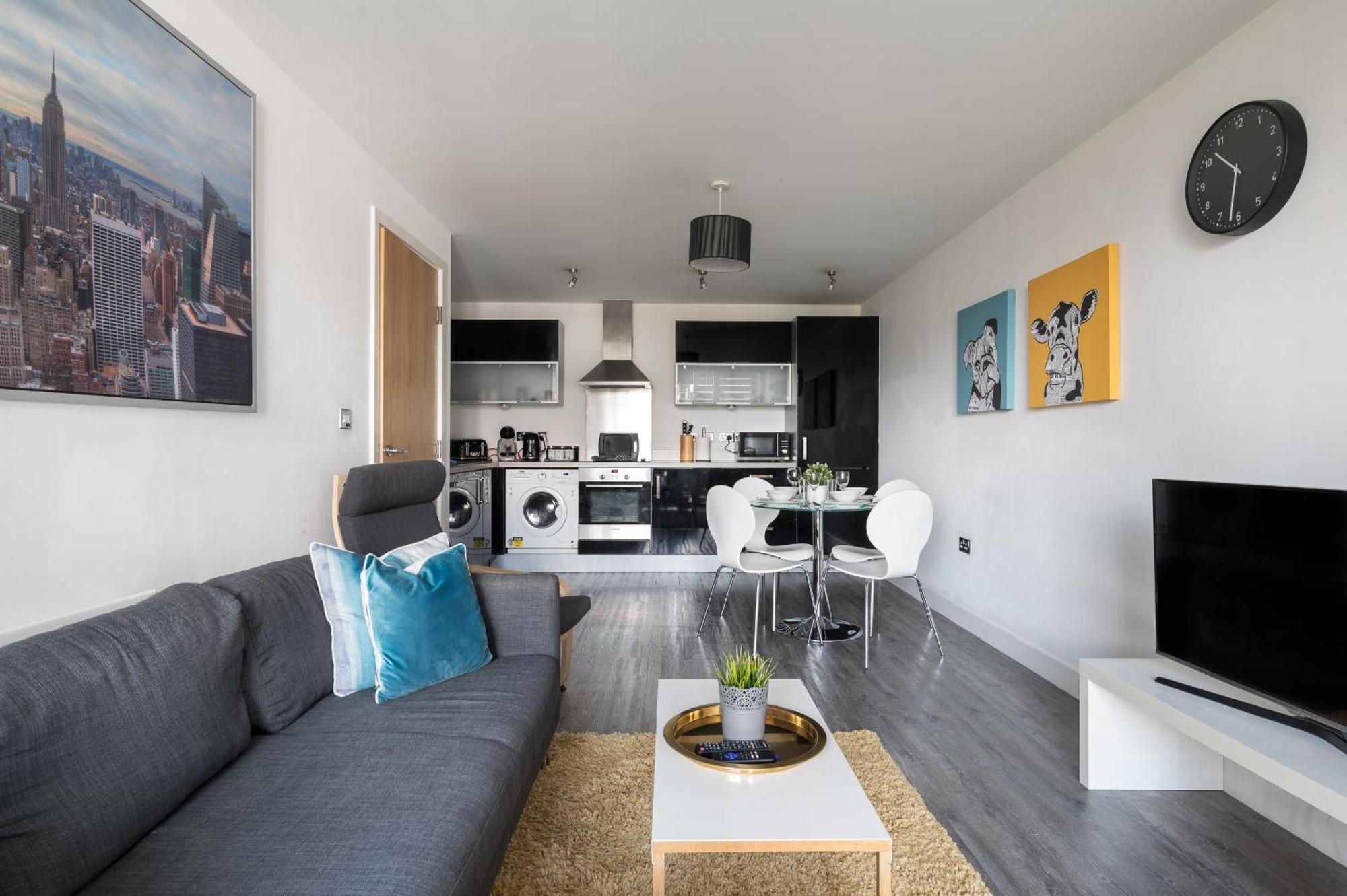 Modern 2 Bed In Mk, Free Parking, Smart Tv Apartment