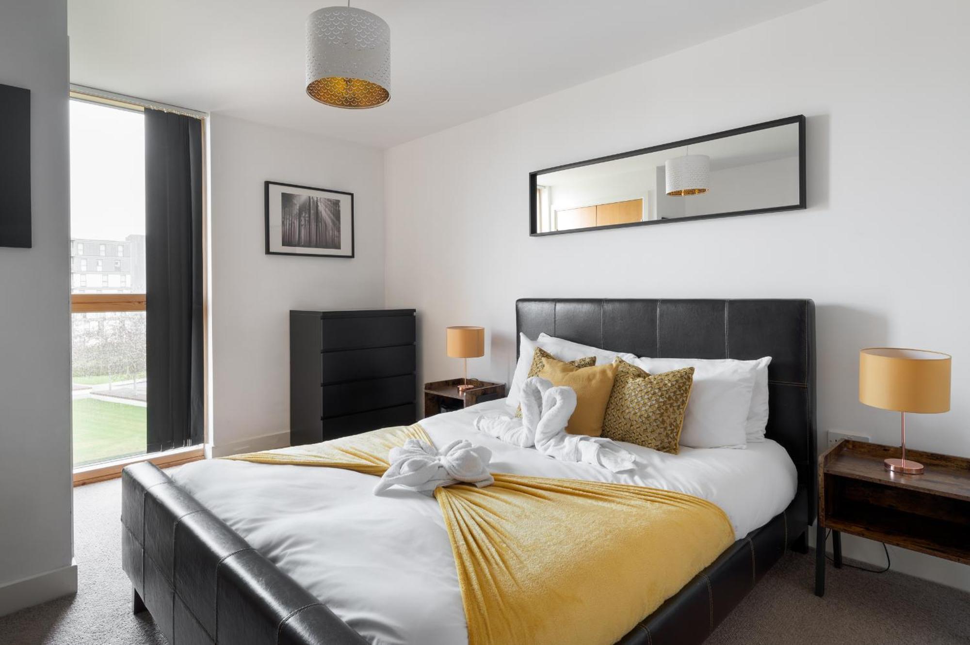Apartment Modern 2 Bed In Mk, Free Parking, Smart Tv