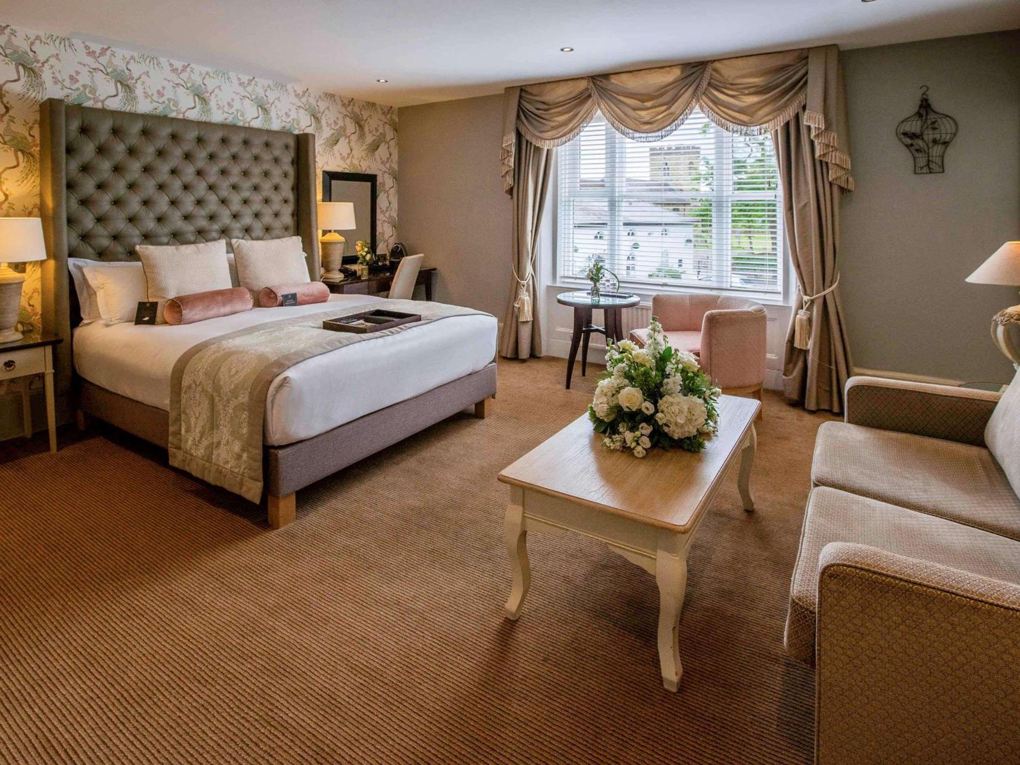 Worldhotels Distinctive Woughton House Hotel 4*