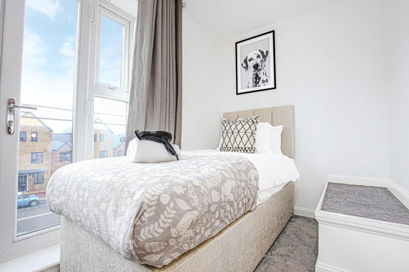 Alpha Properties: Luxury In Shared House With Smart Amenities * Milton Keynes