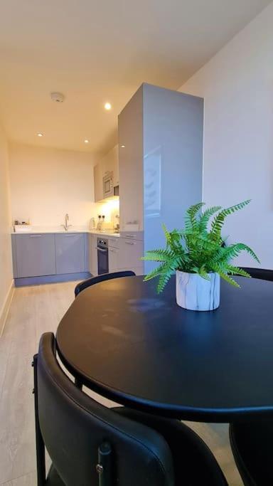Towergate Apartment *