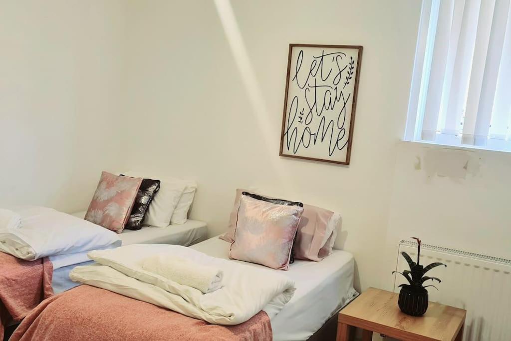 Towergate Apartment *