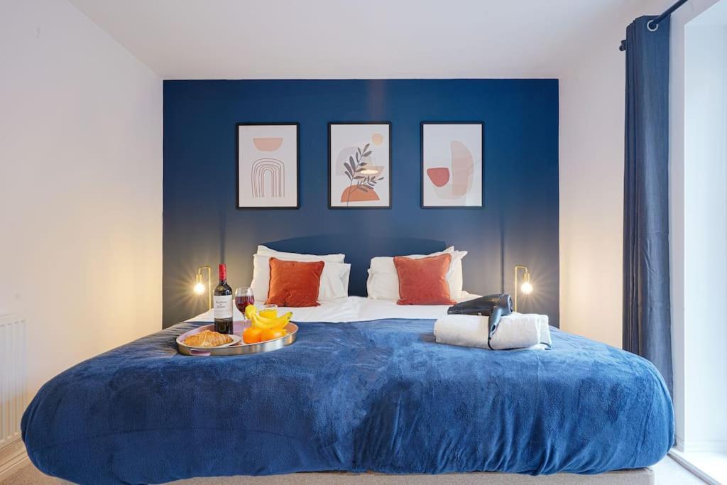 Luxury Campbell Park Apartments: Mk Balcony Apartment