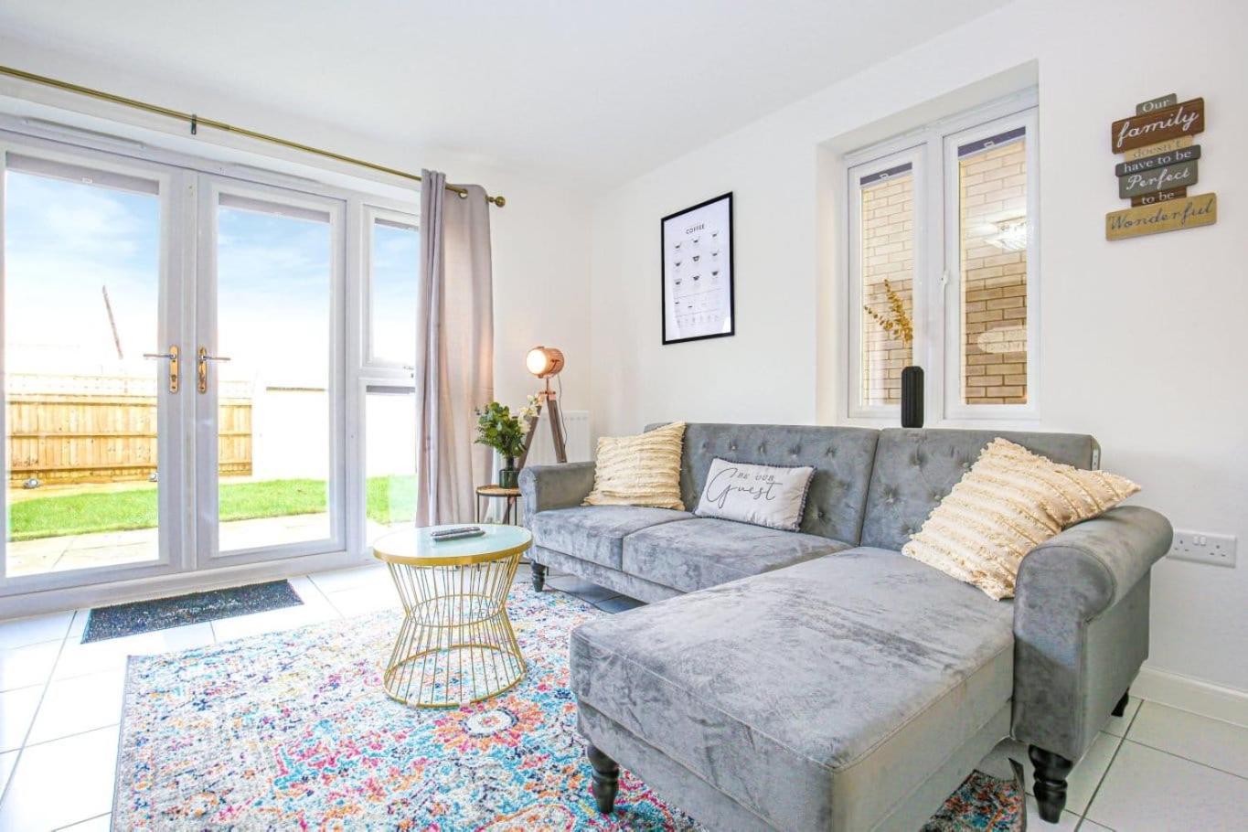 Homestay Alpha Properties: Luxury In Shared House With Smart Amenities *
