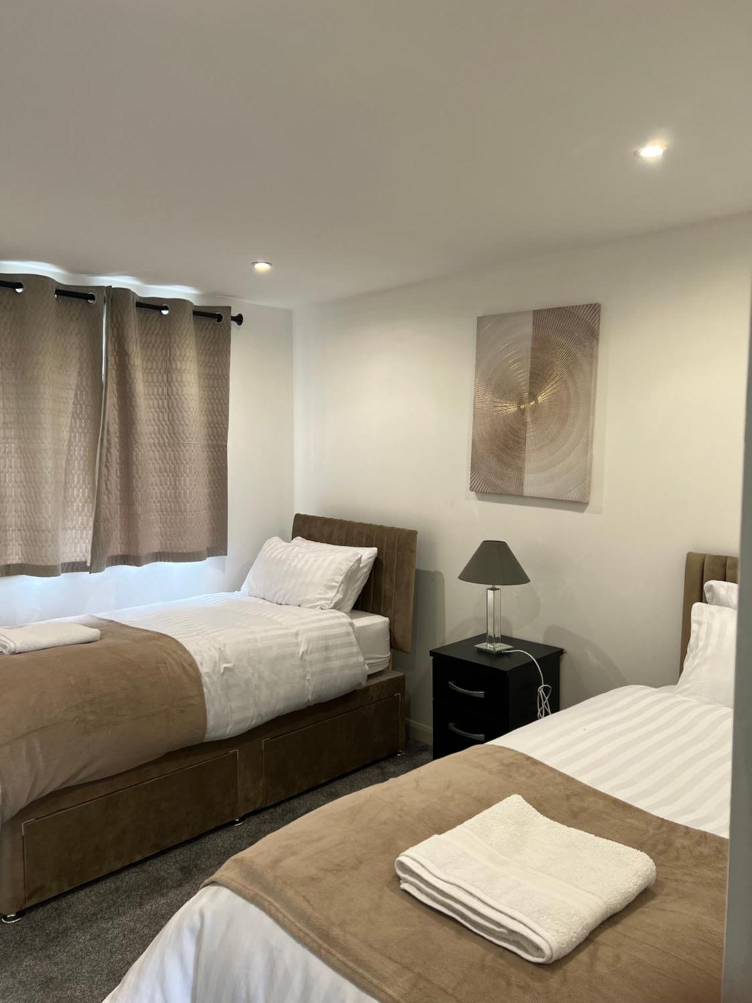 Majestic 2 Bedroom House Apartment *