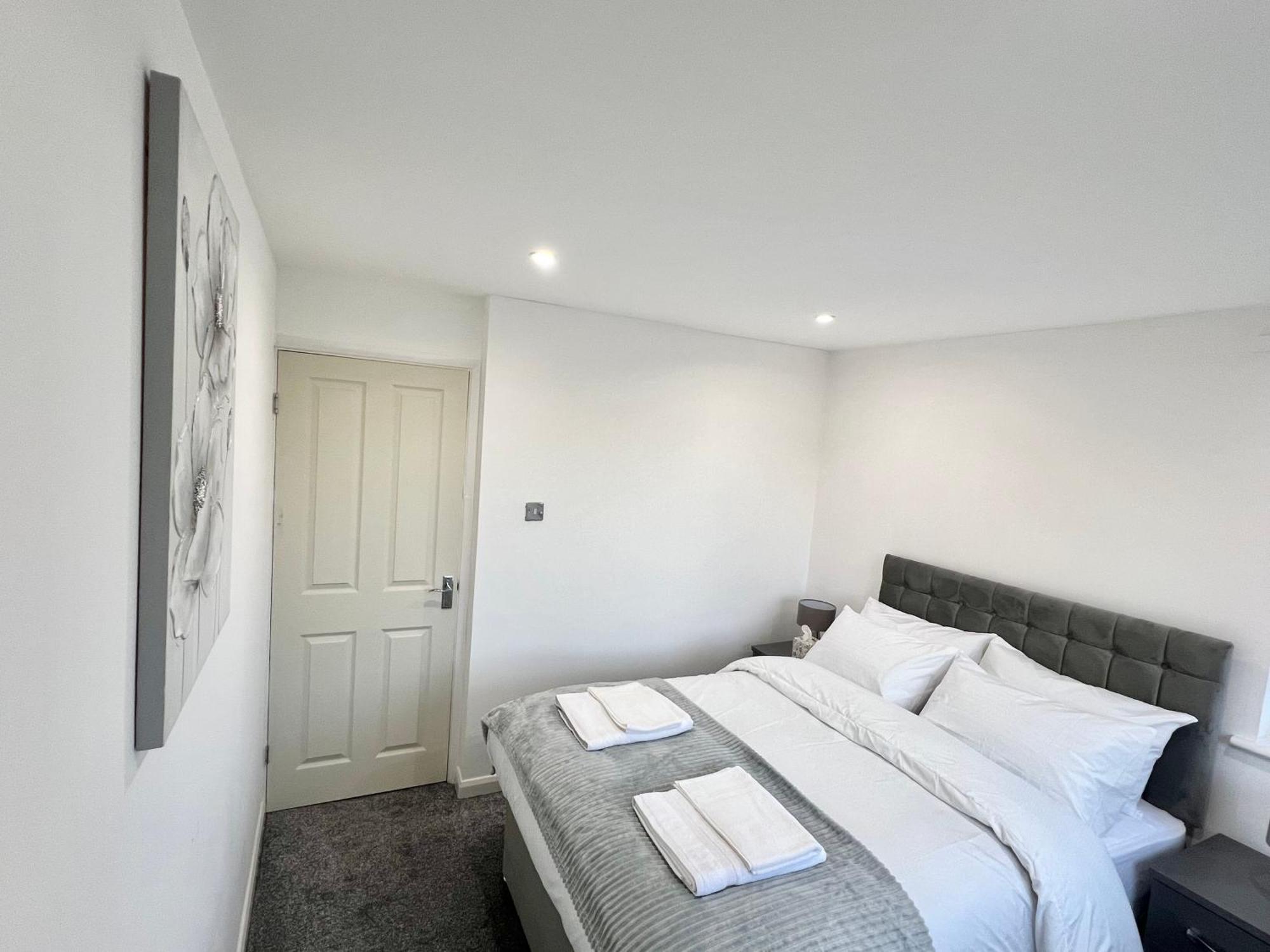 Majestic 2 Bedroom House * Milton Keynes