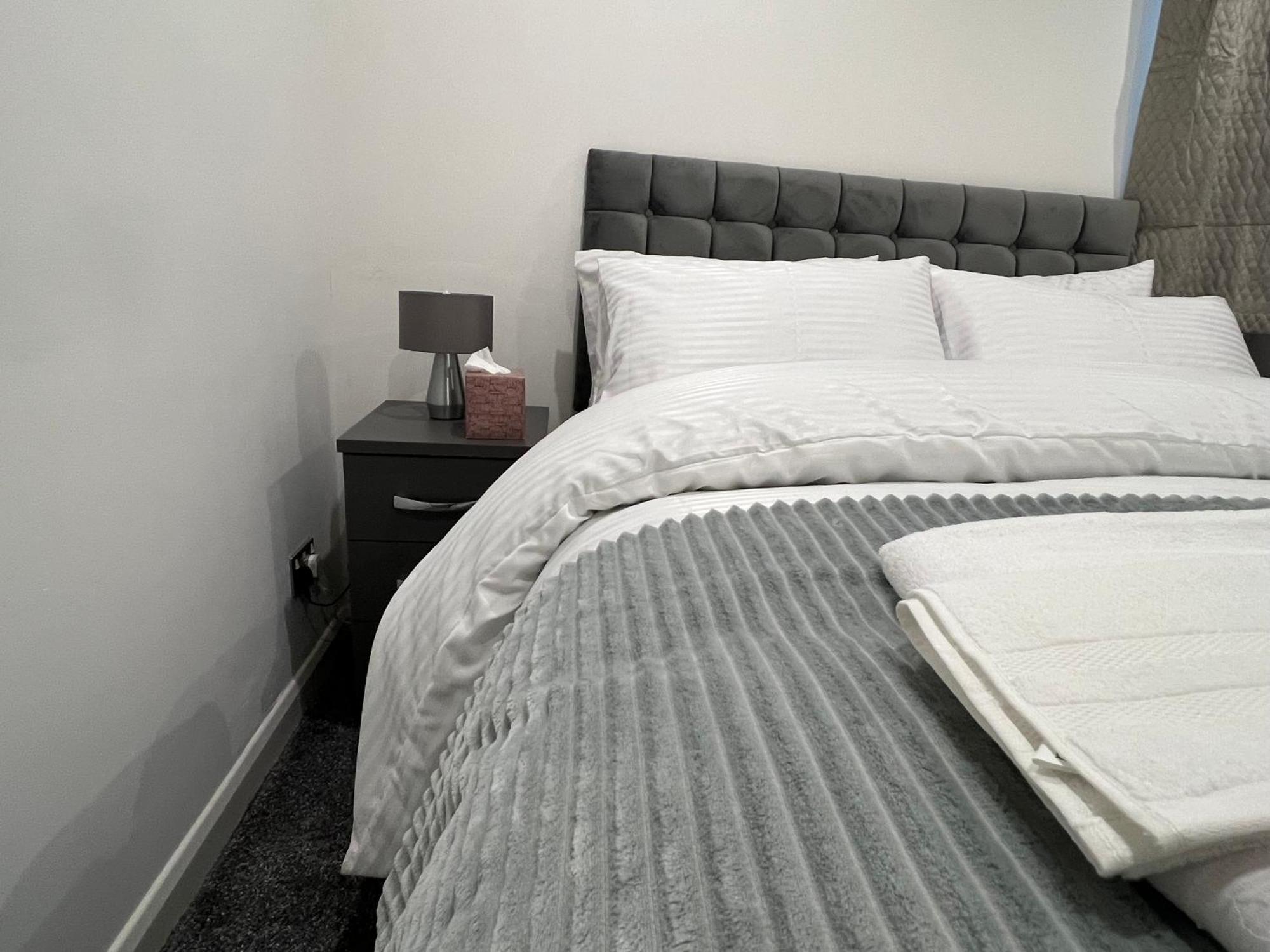 Majestic 2 Bedroom House Apartment *