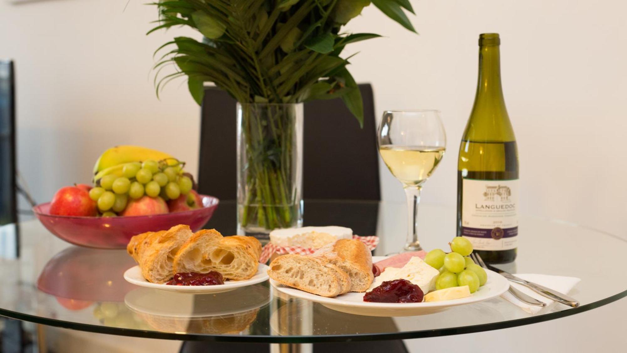 Istay At Vizion - Fully Equipped Modern Serviced With Balconies, Self Check-in, Superfast Broadband & Netflix, Free Underground Parking, 24h Security, Rooftop Gardens, Located In Mk